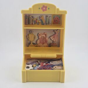 Fisher Price Loving Family Dollhouse 2000 Book Shelf Toy Box Kids Room (read)